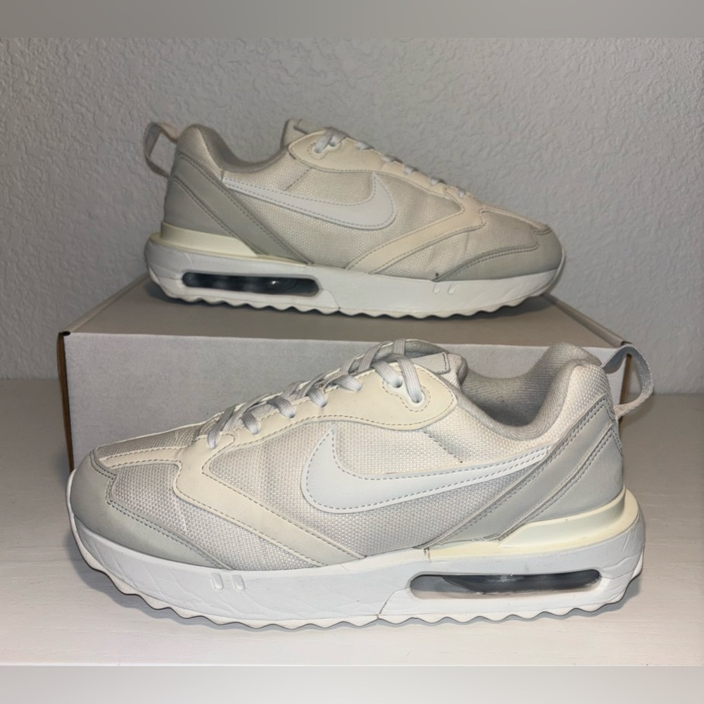 *NIKE* Air Max Dawn Phantom White Womens size 8